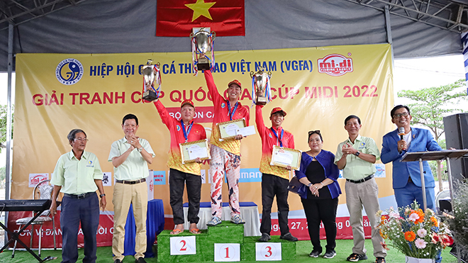 Các VĐV đoạt thành tích cao nhất giải năm nay. Ảnh: PH