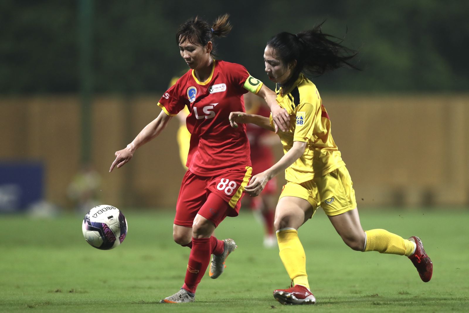 Thuỳ Trang chứng tỏ bản lĩnh để thay thế Huỳnh Như dẫn dắt TP.HCM đi đúng hướng năm nay. Ảnh: AH