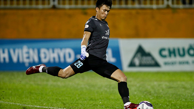 Phan Văn Đức, SLNA, Văn Đức, Nguyễn Huy Hoàng, Lee Nguyễn, Bùi Tiến Dũng, CLB TP.HCM, vòng 21 V-League 2022, bảng xếp hạng V-League 2022, lịch thi đấu V-League 2022