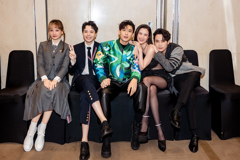 BTS, ARMY, Vote For Five, Nhóm nhạc nam thần tượng, BTS tài sắc vẹn toàn, Suga, RM, Jimin, Jungkook, J-Hope, V, Jin, V BTS, gameshow sống còn, Nhóm nhạc toàn cầu BTS