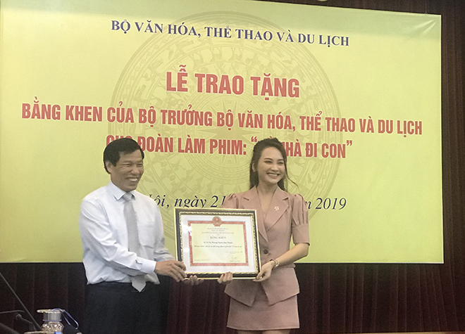 Về nhà đi con nhận bằng khen, Về nhà đi con phần 2, về nhà đi con phần 2, VTV1, phim Về nhà đi con phần 2, xem Về nhà đi con phần 2, Về nhà đi con phần tiếp theo, vtv1