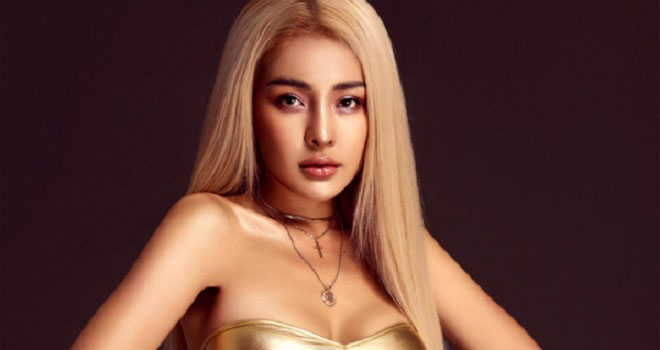 Ngân 98 bị phạt vì mặc phản cảm biểu diễn trong bar