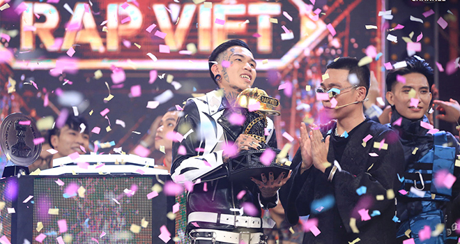 Lý giải sức hút của truyền hình từ 'hiện tượng' rap show 'song đấu'
