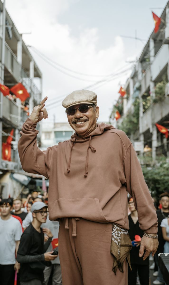 Đen Vâu, MV Đi trong mùa hè, Đen Vâu hát cùng nhạc sĩ Trần Tiến, Trần Tiến,  MV Đi trong mùa hè Đen Vâu, Đen Vâu MV mới, di trong mua he, nhạc sĩ Trần Tiến