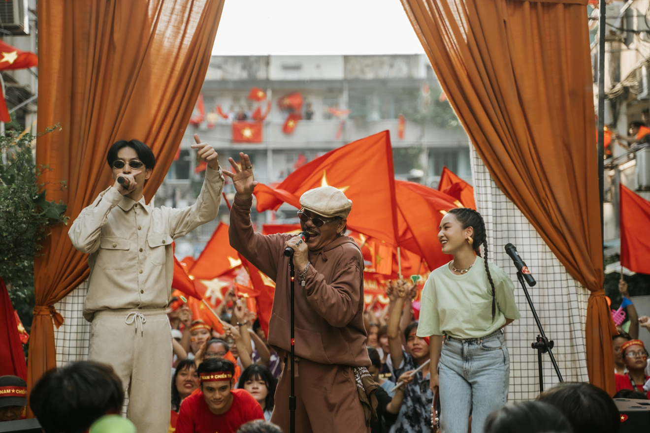 Đen Vâu, MV Đi trong mùa hè, Đen Vâu hát cùng nhạc sĩ Trần Tiến, Trần Tiến,  MV Đi trong mùa hè Đen Vâu, Đen Vâu MV mới, di trong mua he, nhạc sĩ Trần Tiến