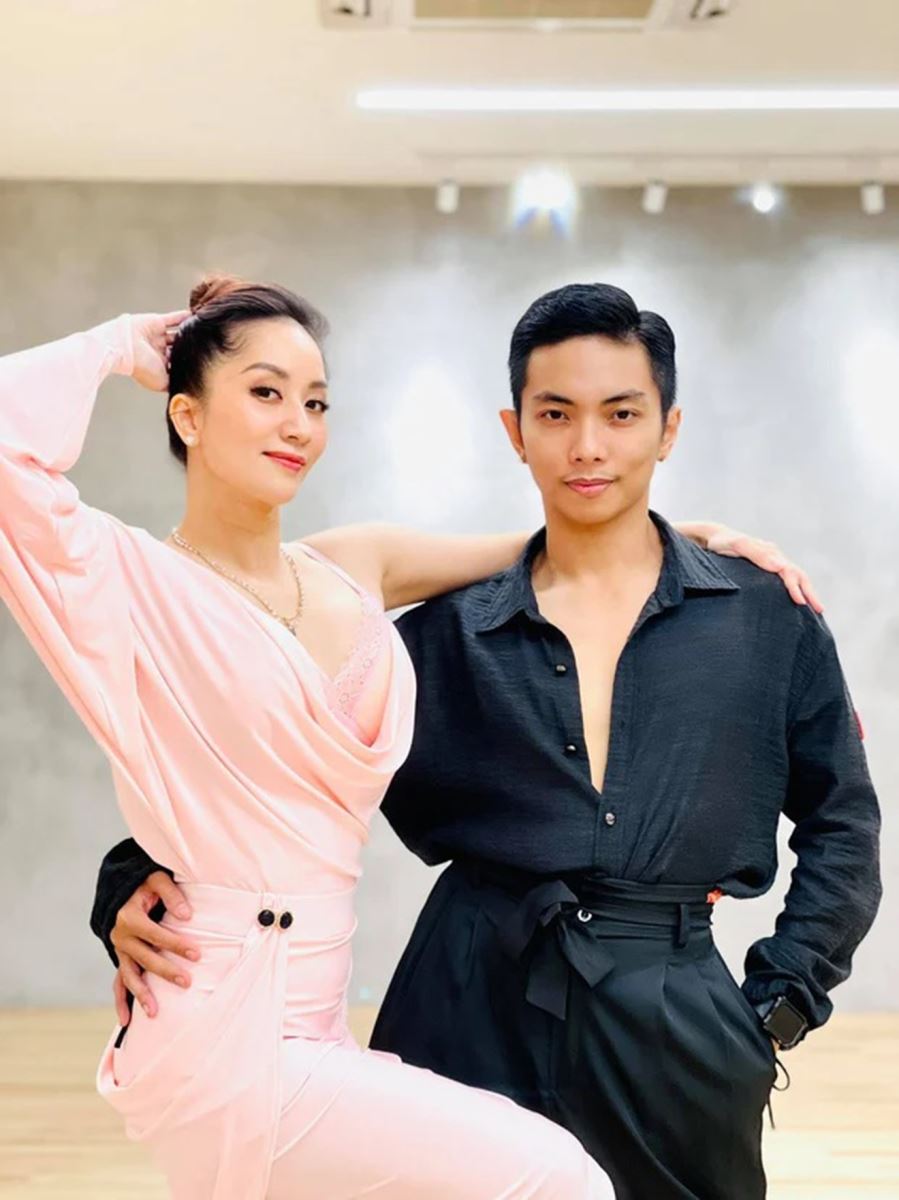 Khánh Thi Phan Hiển, Khánh Thi và Phan Hiển, Mối tình chị em Khánh Thi Phan Hiển, Khánh Thi, Phan Hiển, kiện tướng dancesport, kiện tướng dancesport Khánh Thi