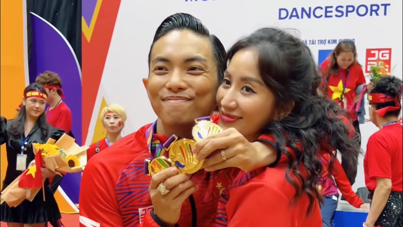 Khánh Thi Phan Hiển, Khánh Thi và Phan Hiển, Mối tình chị em Khánh Thi Phan Hiển, Khánh Thi, Phan Hiển, kiện tướng dancesport, kiện tướng dancesport Khánh Thi