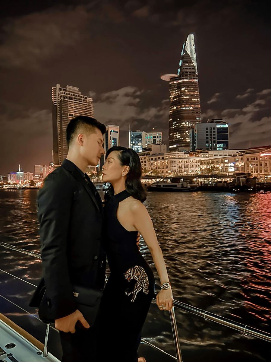 Ngô Thanh Vân, Lệ Quyên, Trương Ngọc Ánh, Mỹ Tâm, Lệ Quyên và tình trẻ, Trương Ngọc Ánh và Anh Dũng, Lệ Quyên và Lâm Bảo Châu, Mỹ Tâm và Mai Tài Phến