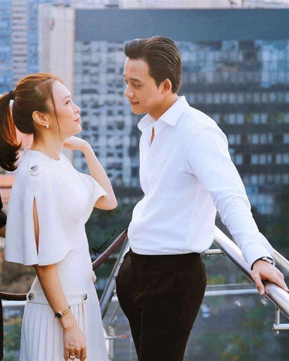 Ngô Thanh Vân, Lệ Quyên, Trương Ngọc Ánh, Mỹ Tâm, Lệ Quyên và tình trẻ, Trương Ngọc Ánh và Anh Dũng, Lệ Quyên và Lâm Bảo Châu, Mỹ Tâm và Mai Tài Phến