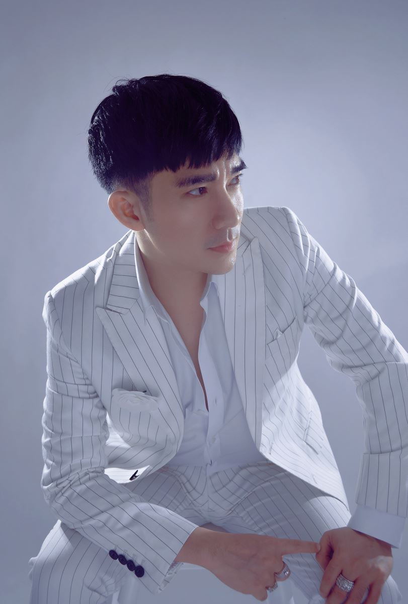 Quang Hà, Liveshow Quang Hà, Hà show, Hà show cháy vé, Vé liveshow Quang Hà, Lệ Quyên, Bằng Kiều, Bài hát anh tặng riêng em 3, liveshow quang hà cháy vé
