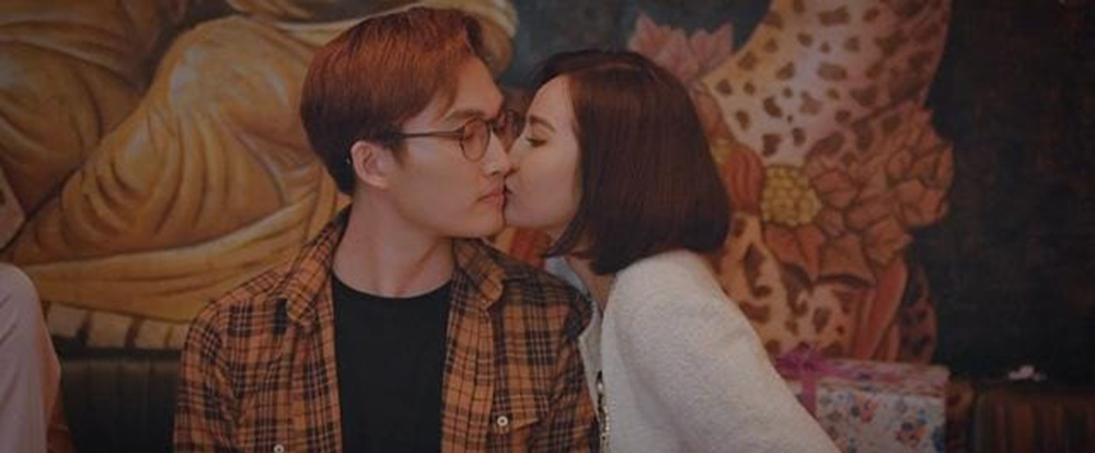 Thương ngày nắng về, Thương ngày nắng về tập 32, Đình Tú và Huyền Lizzie, Huyền Lizzie và Đình Tú, Huyền Lizzie, Đình Tú, Phim Thương ngày nắng về, thuong ngay nang ve