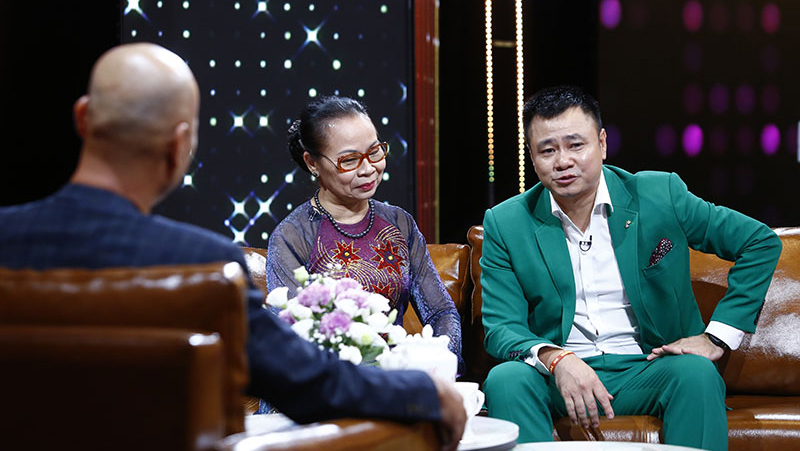 'Cuộc hẹn cuối tuần': NSND Tự Long hé lộ thời thơ ấu giông bão, góc khuất 'Táo quân' 