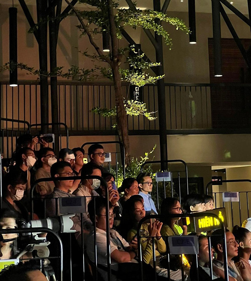 Hiền Hồ, Hiền Hồ trở lại, Hiền Hồ trở lại sau ồn ào tình ái, Hiền Hồ liveshow, Hiền Hồ anh em nương tựa, liveshow Hiền Hồ, Hiền Hồ và đại gia U60