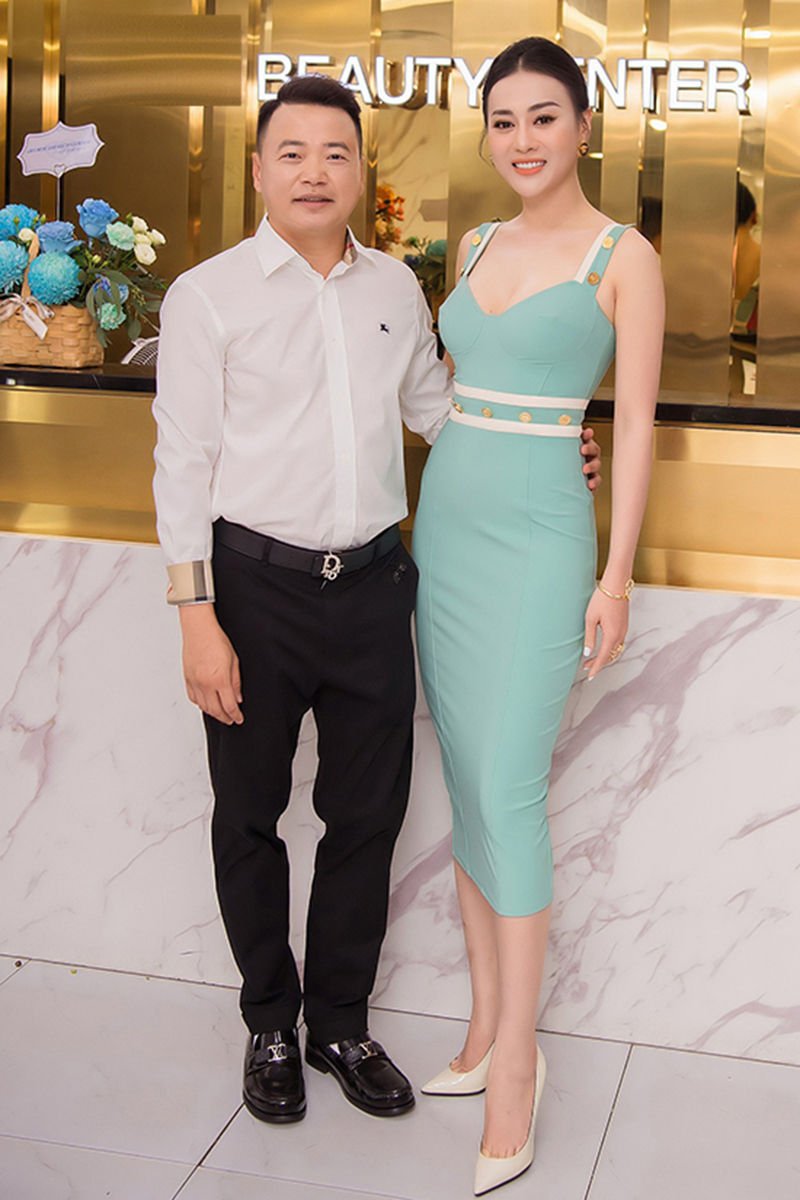 Phương Oanh, Phương Oanh cà Shark Bình, Phương Oanh và bạn trai, Phương Oanh FB, Phương Oanh ồn ào, Phương Oanh Facebook