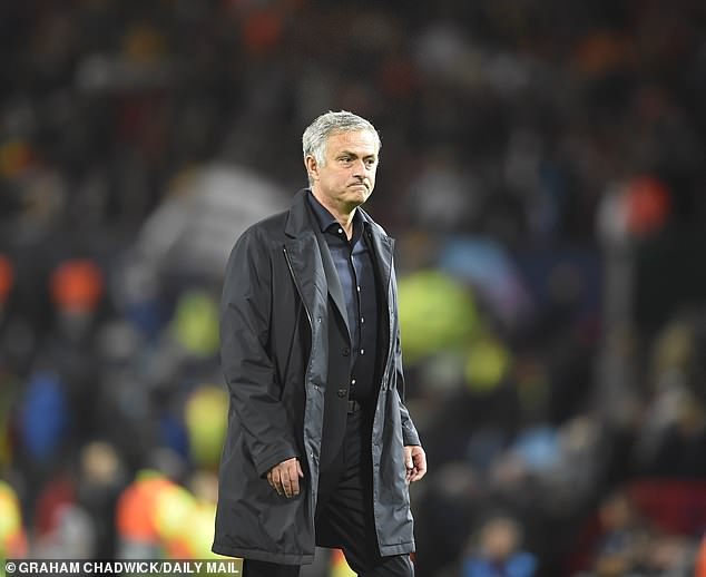 Mourinho tuyên bố đầy ẩn ý sau khi M.U hòa thất vọng trước Valencia