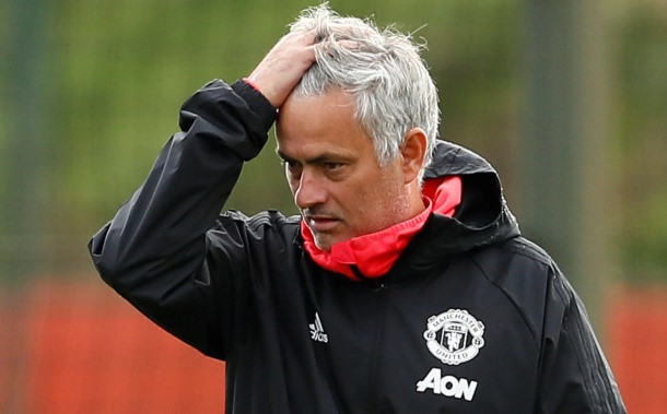 M.U của Mourinho đã rơi vào khủng hoảng như thế nào?