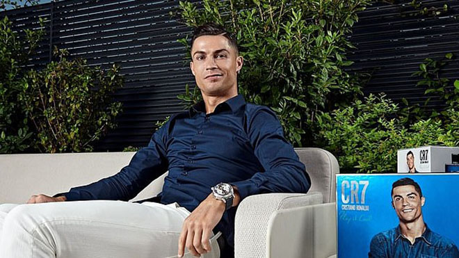 Giảm lương ở Juve, Ronaldo vẫn có thu nhập cực khủng, sắp cán mốc 1 tỷ USD