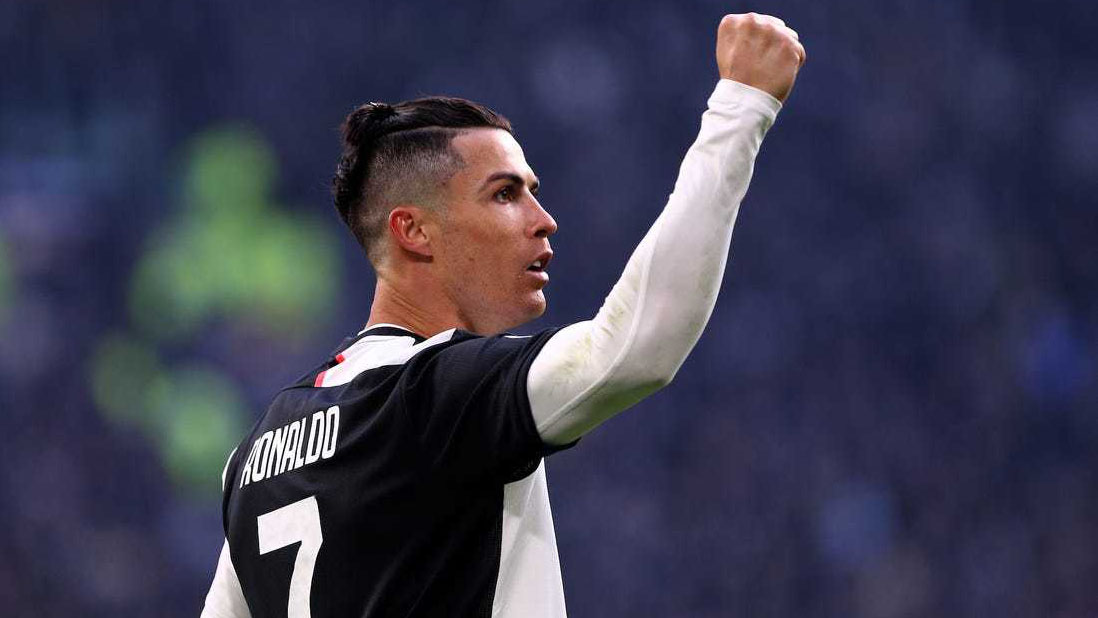 Bóng đá hôm nay 1/4: Juve muốn bán Ronaldo cho MU. Van Dijk thừa nhận Aguero khó kèm nhất