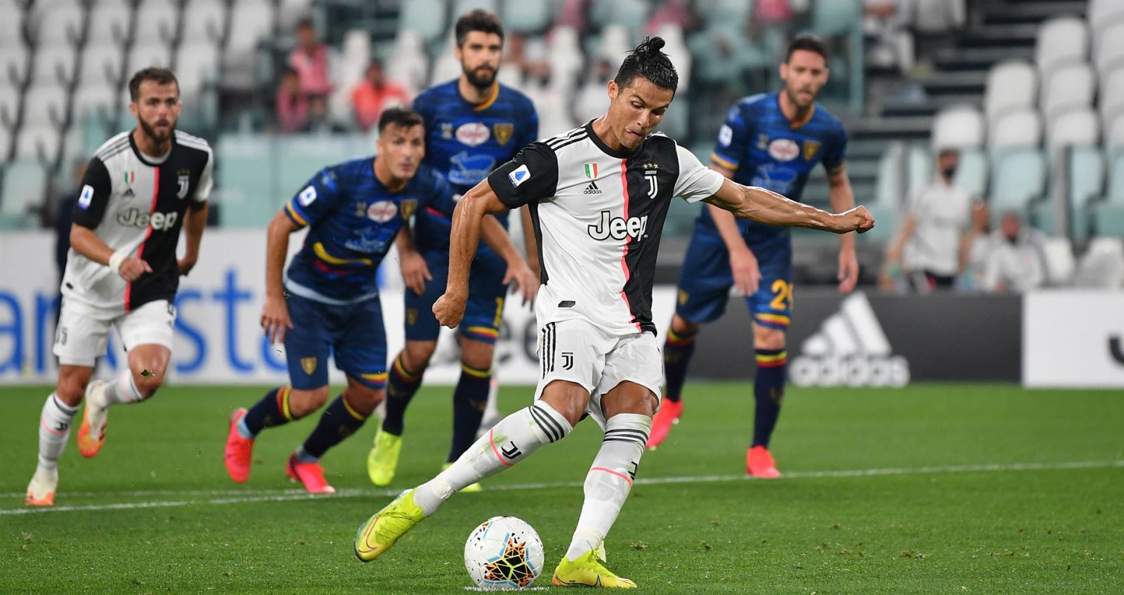 ronaldo, cristiano ronaldo, juventus, juve, bóng đá, serie a, juventus vs lecce, paulo dybala, higuain, kết quả bóng đá, lịch thi đấu