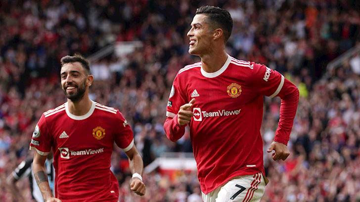 Tin MU 9/10: Ronaldo và Bruno Fernandes được đề cử QBV, MU được khuyên mua Chiesa