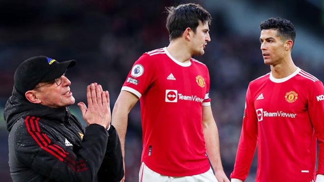 Ronaldo nên làm đội trưởng MU thay Maguire