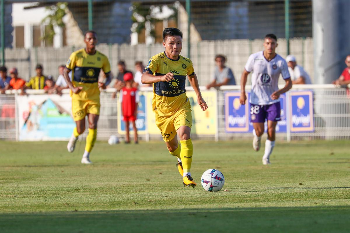 Quang Hải, Nguyễn Quang Hải, Pau FC, Pau FC vs Toulouse, kết quả Pau FC vs Toulouse, Quang Hải đá thế nào, Ligue 2