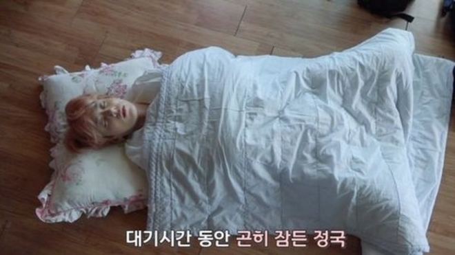 BTS, BTS tin tức, BTS thành viên, Kpop, BTS idol, BTS Kpop idol, Jungkook, Jungkook BTS, BTS Jungkook, BTS sleeping, BTS ngủ, ảnh BTS, BTS ảnh, BTS photo, BTS members, RM