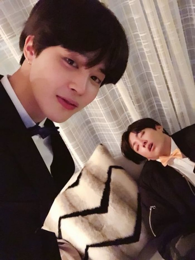 BTS, BTS tin tức, BTS thành viên, Kpop, BTS idol, BTS Kpop idol, Jungkook, Jungkook BTS, BTS Jungkook, BTS sleeping, BTS ngủ, ảnh BTS, BTS ảnh, BTS photo, BTS members, RM