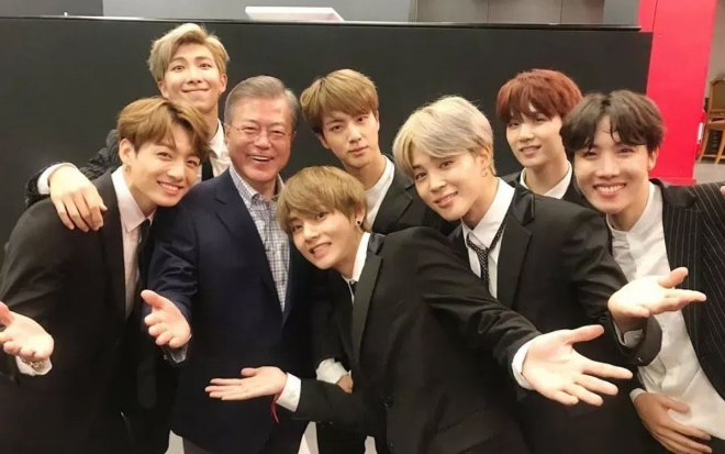 BTS, BTS tin tức, BTS thành viên, Kpop, ARMY, BTS idol, Kpop idol, BTS youtube, BTS twitter, Tổng thống Hàn Quốc, Tổng thống Moon Jae In, BTS members, BTS instagram