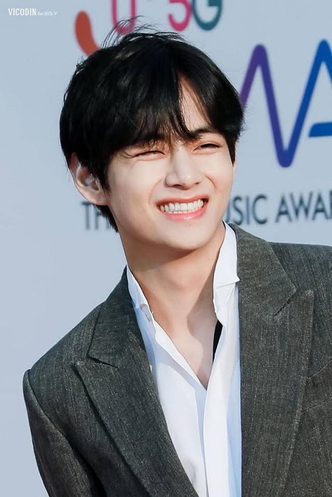 BTS, BTS tin tức, BTS thành viên, V, V BTS, BTS V, Kpop, BTS idol, Kpop idol, BTS youtube, BTS twitter, BTS instagram, BTS ảnh, ảnh BTS, BTS photo, BTS smile, BTS cười