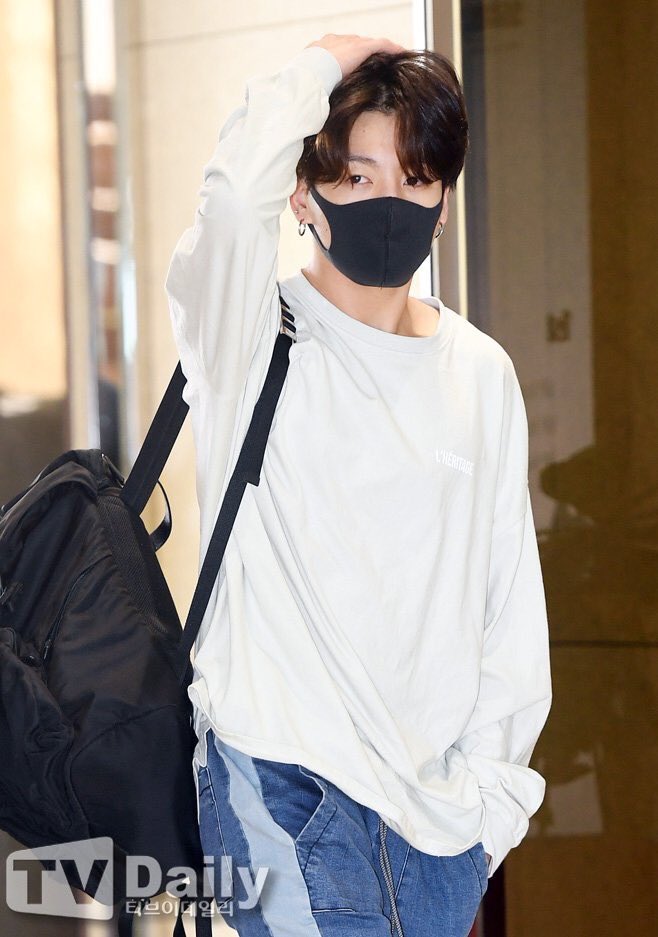 BTS, BTS tin tức, BTS thành viên, Kpop, ARMY, Jungkook, Jungkook BTS, BTS Jungkook, BTS idol, BTS fansign, BTS sân bay, BTS thời trang, BTS fashion, BTS đẹp trai, JK