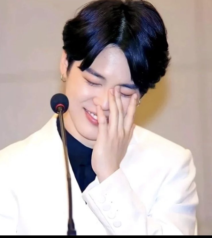 BTS, BTS tin tức, BTS thành viên, Kpop, V, Jungkook, Jimin, Jin, J-Hope, Suga, RM, BTS ảnh, BTS photo, bàn tay BTS, BTS vẻ đẹp, BTS đẹp trai, BTS handsome, BTS idol