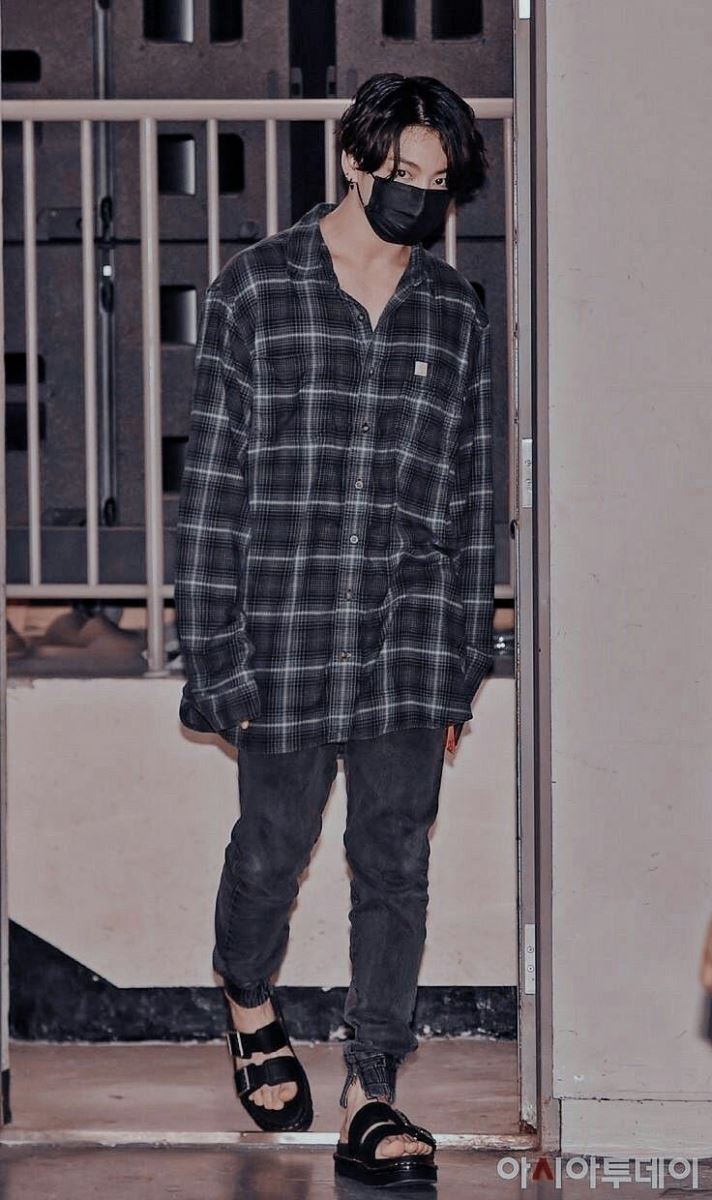 BTS, BTS tin tức, BTS thành viên, Kpop, Jungkook, BTS Jungkook, Jungkook BTS, BTS idol, BTS sân bay, BTS airport, BTS thời trang, BTS fashion, BTS ảnh, ảnh BTS