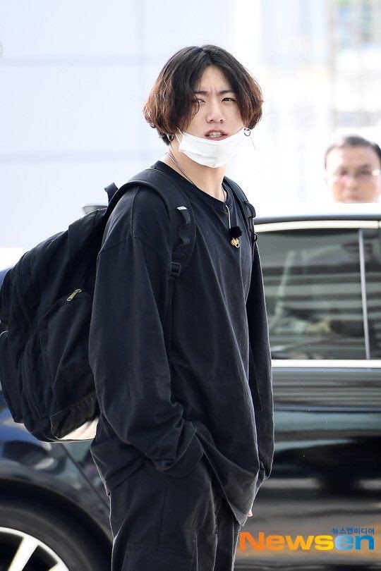 BTS, BTS tin tức, BTS thành viên, Kpop, Jungkook, BTS Jungkook, Jungkook BTS, BTS idol, BTS sân bay, BTS airport, BTS thời trang, BTS fashion, BTS ảnh, ảnh BTS