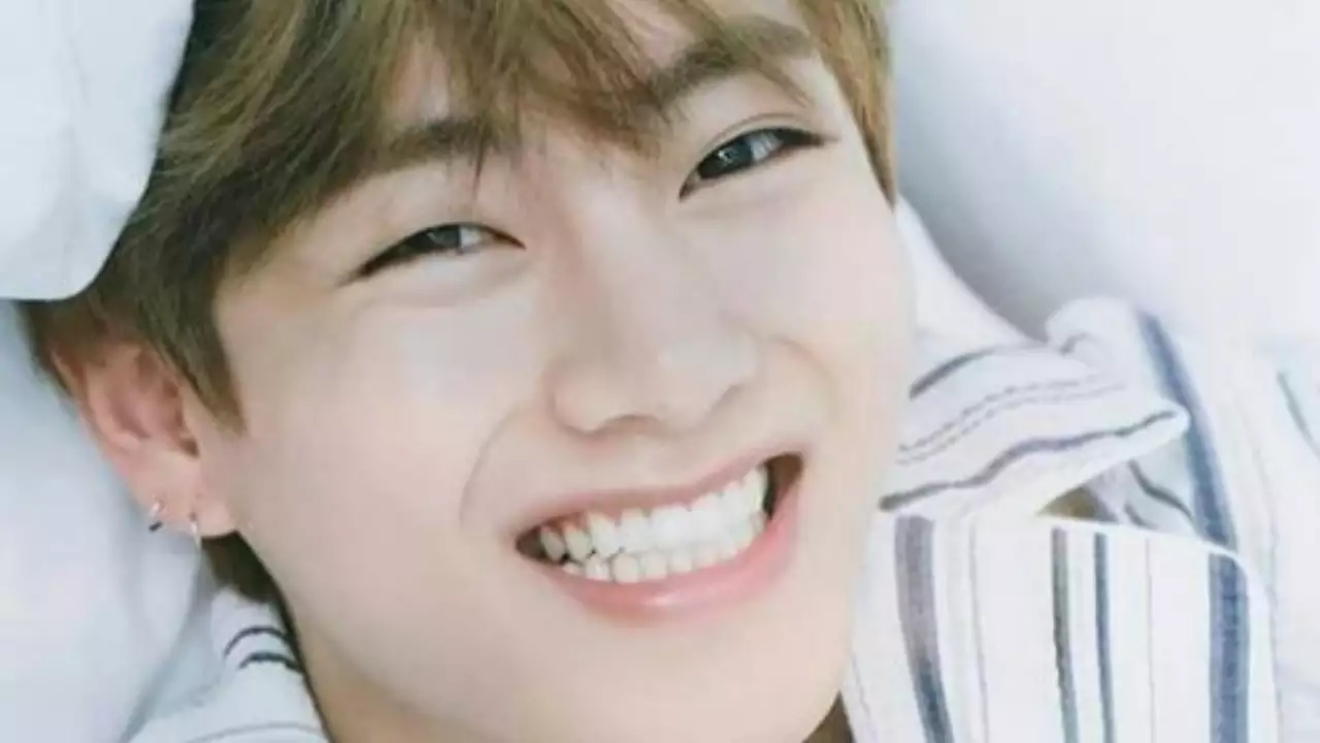 BTS, BTS tin tức, BTS thành viên, V, V BTS, BTS V, Kpop, BTS idol, Kpop idol, BTS youtube, BTS twitter, BTS instagram, BTS ảnh, ảnh BTS, BTS photo, BTS smile, BTS cười