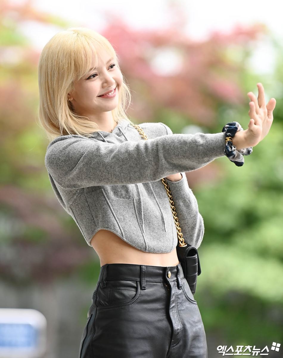 Blackpink, Blackpink tin tức, Blackpink thành viên, Kpop, Lisa, Lisa Blackpink, Blackpink Lisa, Celine, Paris, Pháp, Paris Fashion Show, BTS, V, Park Bo Gum
