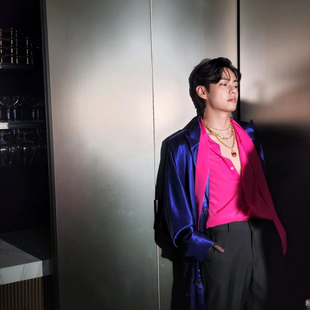 BTS, BTS tin tức, BTS thành viên, Kpop, ARMY, V, V BTS, BTS V, BTS Weverse, BTS tạp chí, BTS ảnh, ảnh BTS, BTS photo, BTS Instagram, Instagram BTS, BTS idol