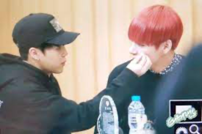 BTS, BTS tin tức, BTS thành viên, Kpop, ARMY, Jimin, Jimin BTS, BTS Jimin, BTS cười, BTS smile, BTS ảnh, ảnh BTS, BTS youtube, BTS tính cách, BTS tình yêu