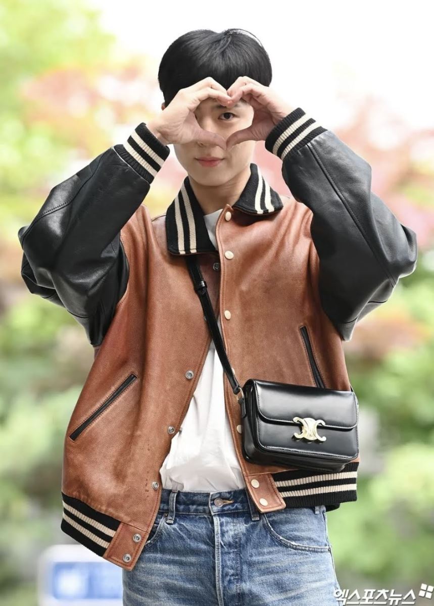 BTS, BTS tin tức, BTS thành viên, Kpop, V, V BTS, BTS V, BTS youtube, BTS sân bay, BTS thời trang, BTS airport, BTS Celine, Park Bo Gum, Lisa, Blackpink