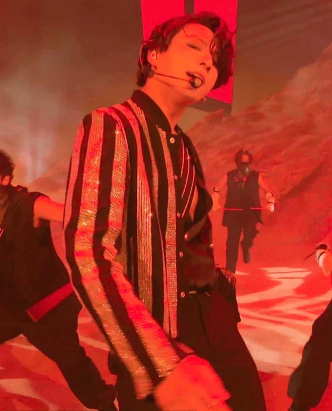BTS, BTS tin tức, BTS thành viên, Kpop, Jungkook, Jungkook BTS, BTS Jungkook, BTS twitter, BTS phỏng vấn, Enhypen, BTS tạp chí, BTS youtube, BTS idol, BTS danh hiệu