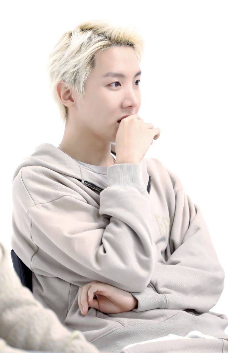 BTS, BTS tin tức, BTS thành viên, Kpop, ARMY, BTS game, BTS trò chơi, BTS trò chơi di động, BTS Island In The SEOM, BTS idol, BTS profile, HYBE, Big Hit, BTS ảnh
