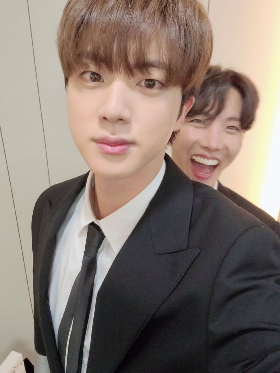 BTs, BTS tin tức, BTS thành viên, Kpop, Jin, Jin BTS, BTS Jin, BTS selfie, Jungkook, Suga, Jimin, Jungkook BTS, BTS Jungkook, Suga BTS, BTS Suga, BTS ảnh, ảnh BTS