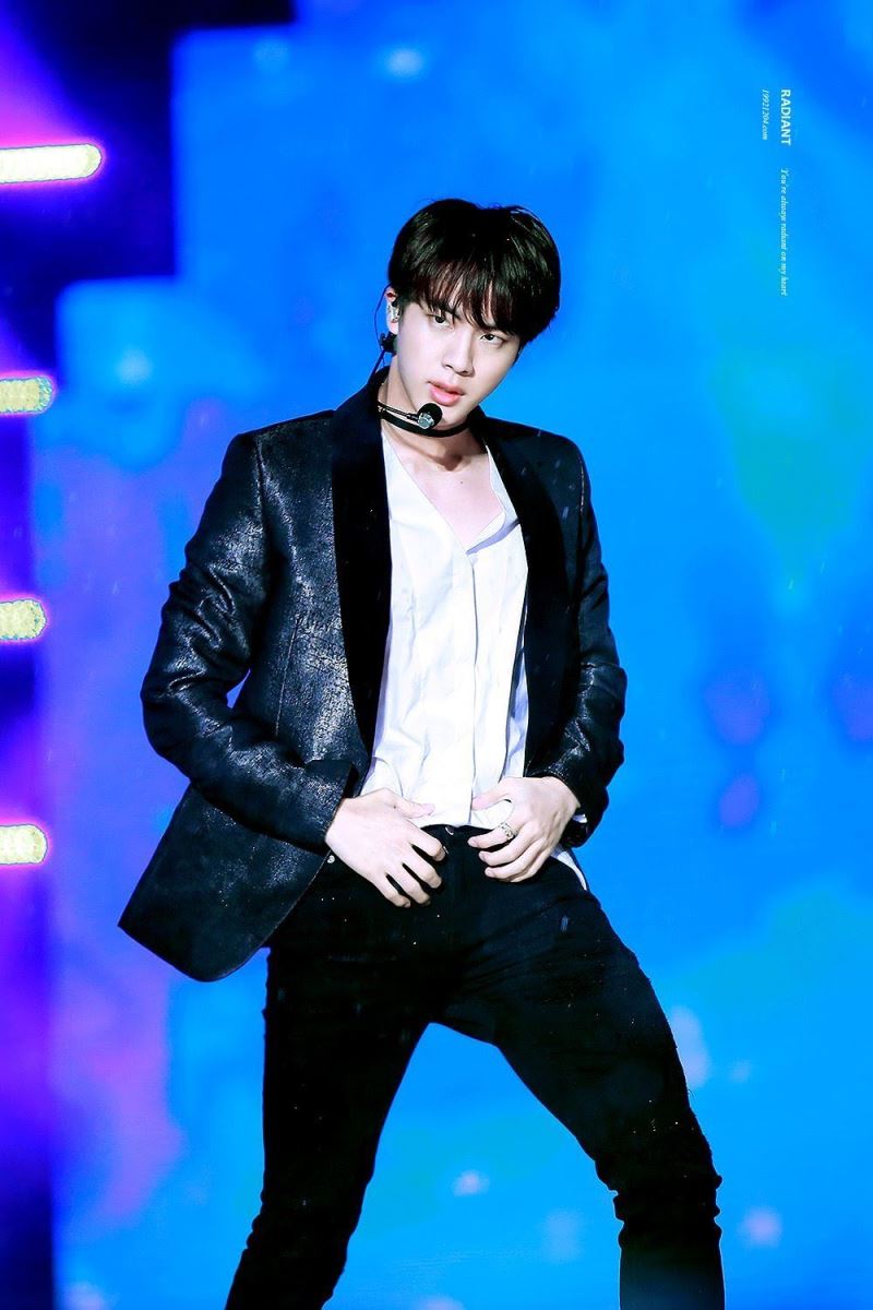 BTS, BTS tin tức, BTS thành viên, Kpop, Jin, Jin BTS, BTS Jin, BTS youtube, BTS idol, BTS trang phục, BTS outfit, BTS body, BTS cơ thể, BTS sexy, BTS quyến rũ
