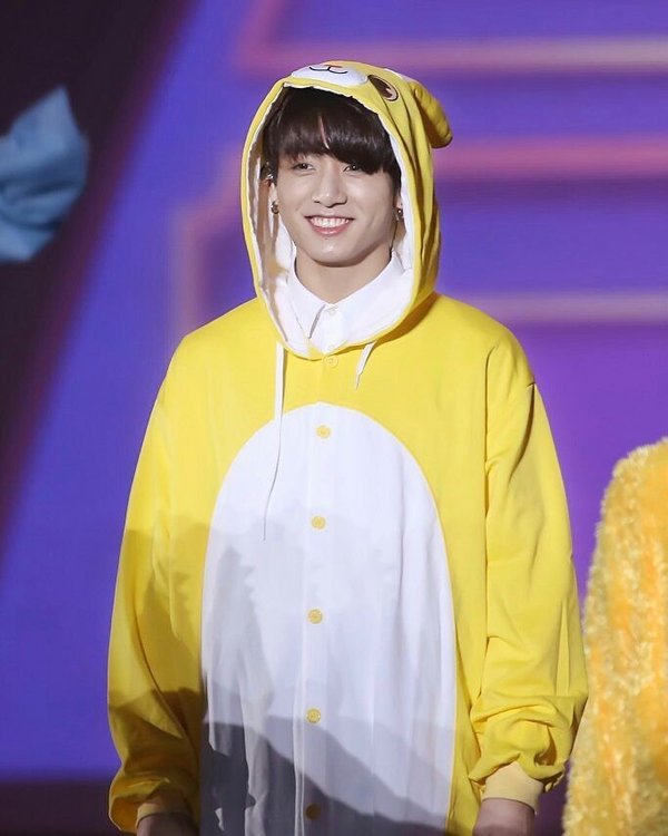 BTS, BTS tin tức, BTS thành viên, kpop, army, bts army, Jungkook, Jungkook BTS, BTS Jungkook, BTS idol, Jungkook đẹp trai, Jungkook visual, BTS profile