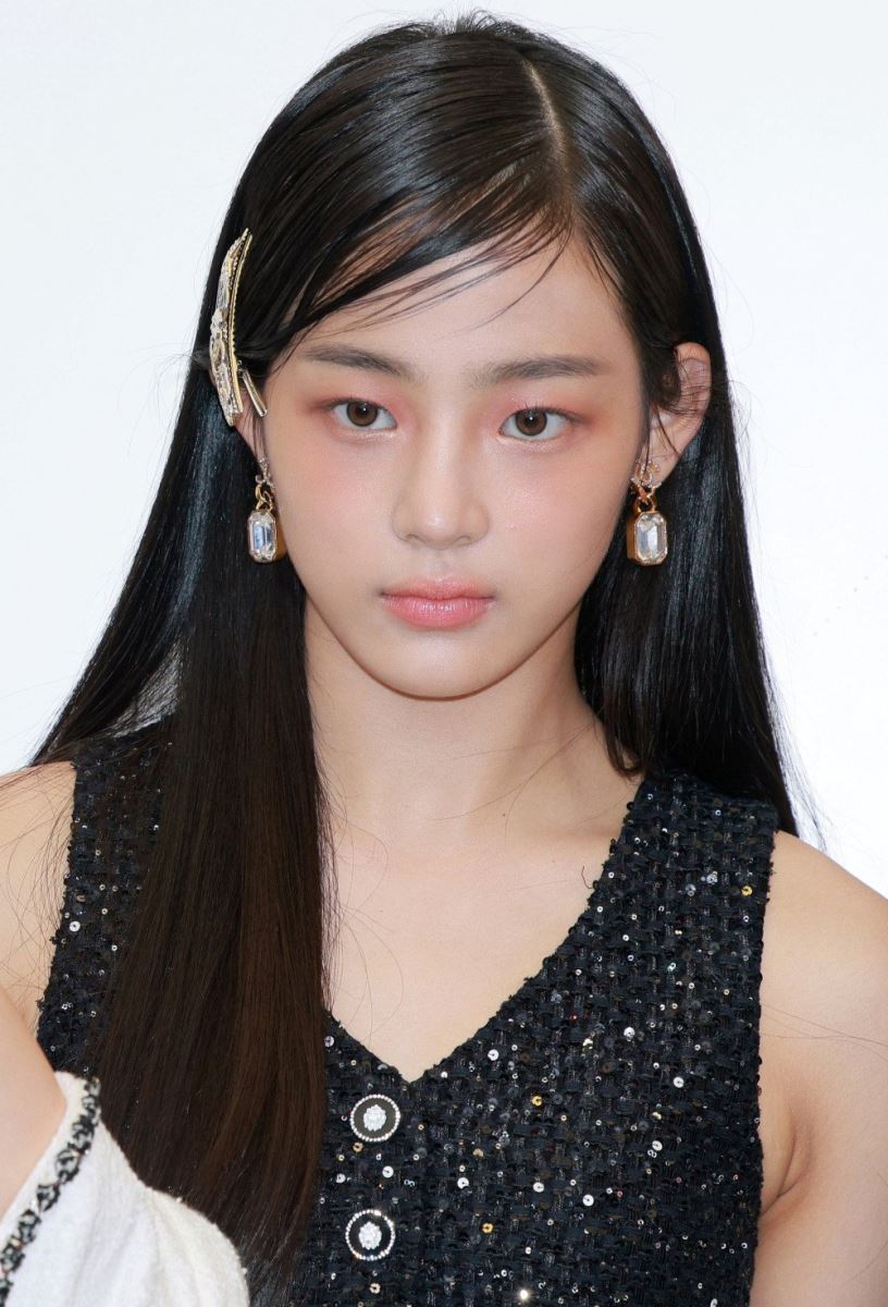 BTS, BTS tin tức, BTS thành viên, Kpop, ARMY, bts army, NewJeans, BTS đàn em, em gái BTS, BTS idol, Seventeen, Oh My Girl, Chanel, sự kiện, Twice, Park Seo Joon