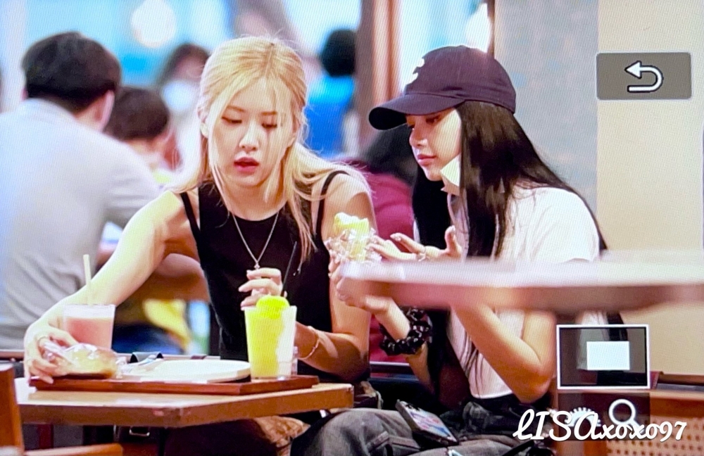 Blackpink, Blackpink tin tức, Blackpink thành viên, Kpop, Lisa, Rosé, Jennie, Jisoo, Blackpink sân bay, Blackpink Mỹ, Blackpink visual, Blackpink cute