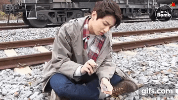 BTS, BTS tin tức, BTS thành viên, Kpop, ARMY, BTS ARMY, Jungkook, Jungkook BTS, BTS Jungkook, BTS idol, BTS em út, út vàng BTS, BTS youtube, BTS ảnh, ảnh BTS, BTS gif