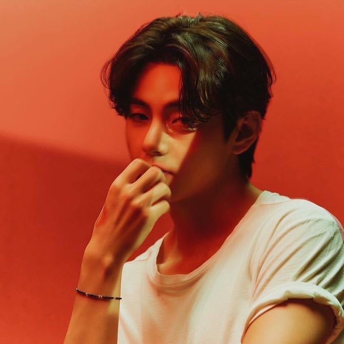 BTS, BTS tin tức, BTS thành viên, Kpop, ARMY, BTS Instagram, Instagram BTS, V, Kim Taehyung, V BTS, BTS V, BTS youtube, BTS ảnh, BTS visual, BTS idol, BTS profile