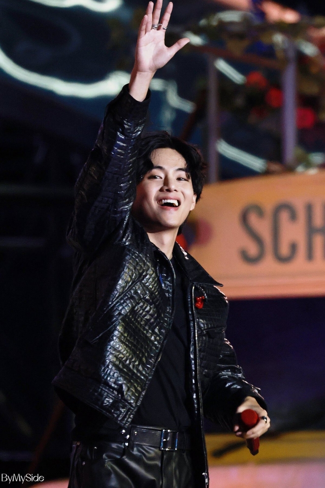 BTS, BTS tin tức, BTS thành viên, Kpop, V, V BTS, BTS V, BTS phỏng vấn, BTS idol, BTS youtube, bts army, ARMY, bts profile, BTS Vogue, BTS concert, BTS live