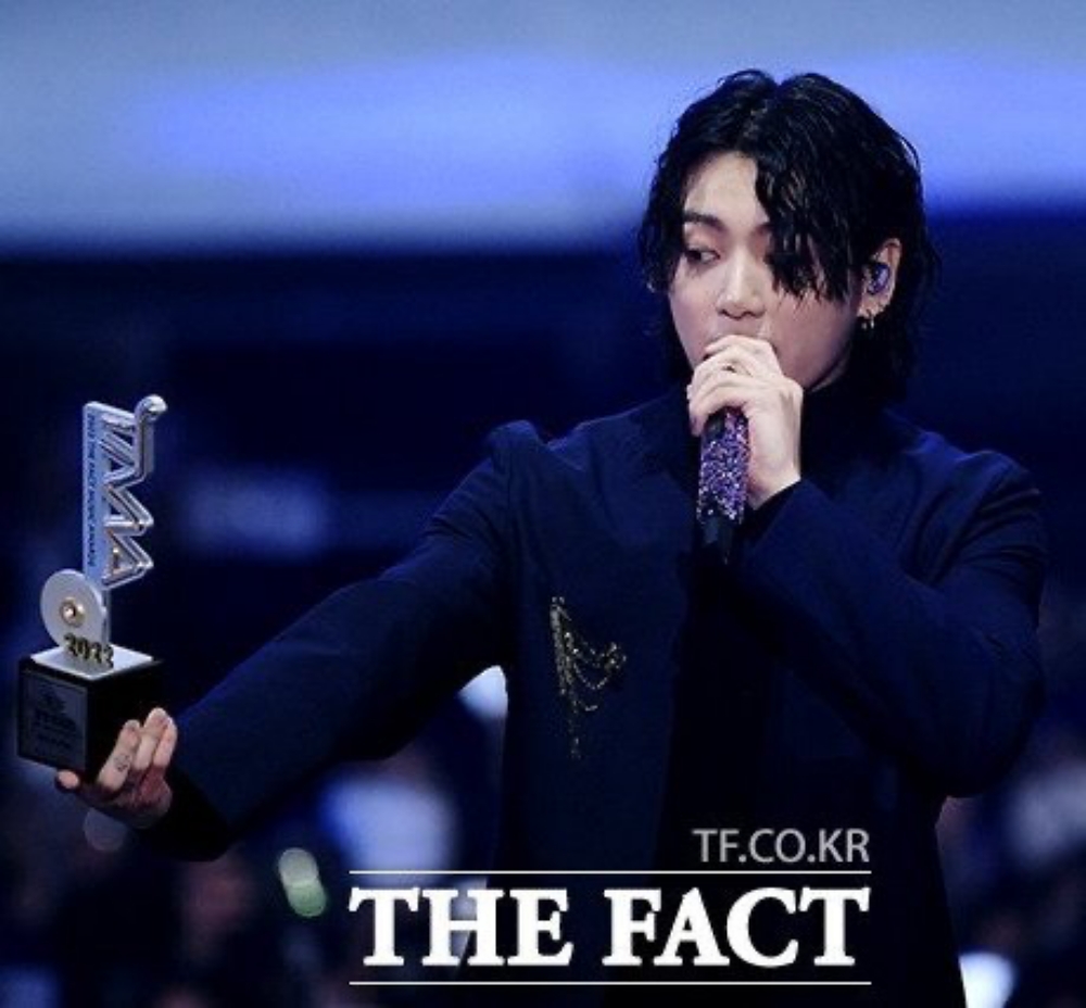 BTS, BTS tin tức, BTS thành viên, Kpop, Jungkook, Jungkook BTS, BTS Jungkook, lễ trao giải, The Fact Music Awards 2022, TMA 2022, BTS idol, BTS profile, BTS twitter, bts